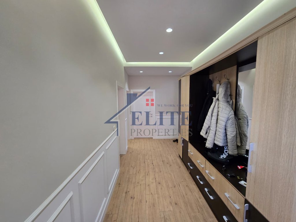 Rruga Besim Alla Yzberisht, vilë në shitje