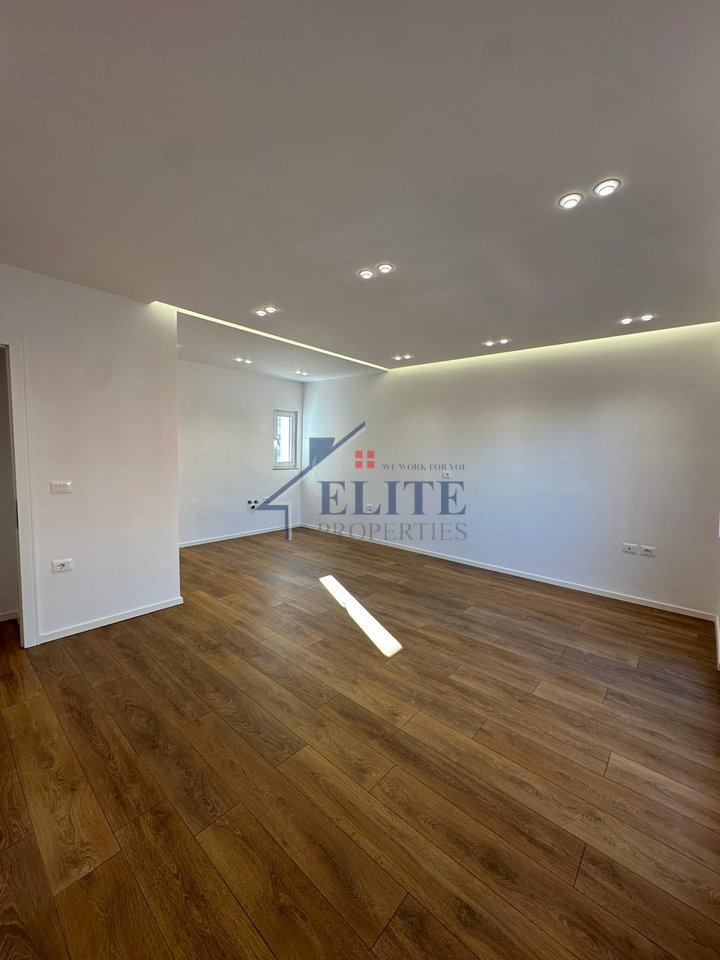 Near the Faculty of Sciences, two bedroom apartment for sale