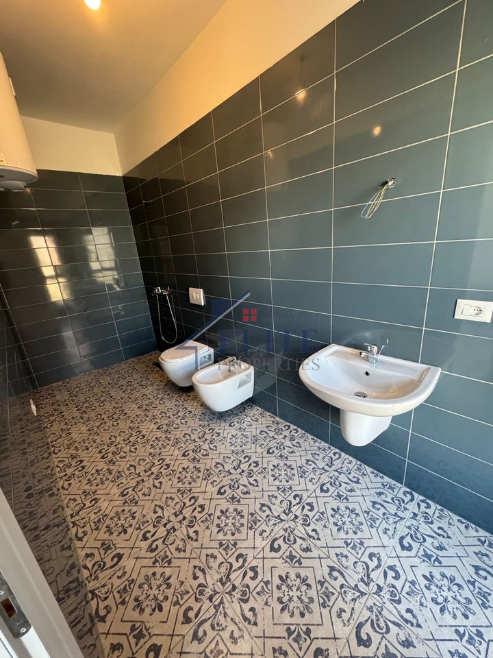 Aura Complex, on Dritan Hoxha street, office for rent