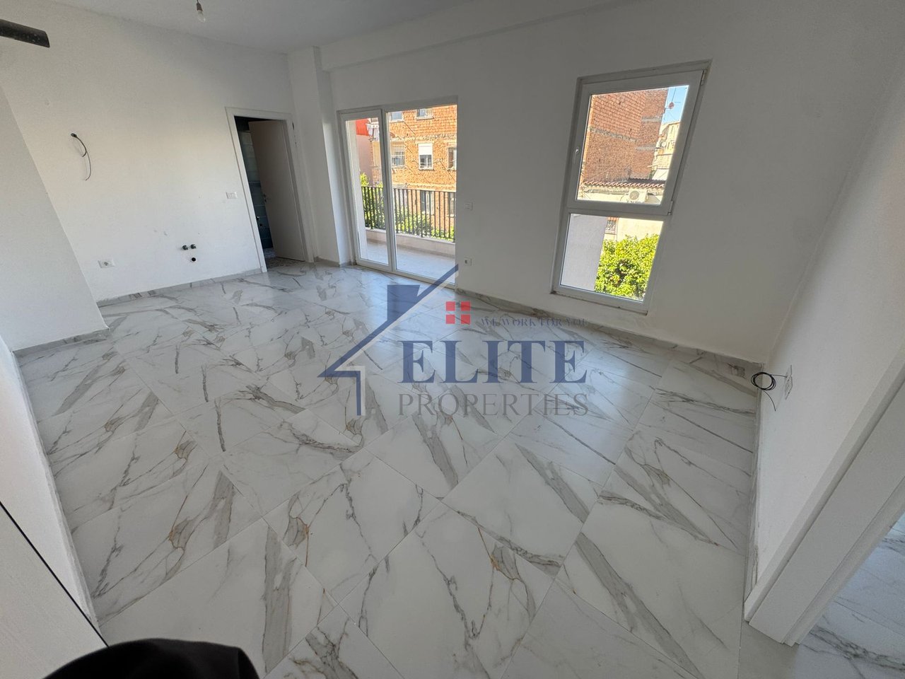 Aura Complex, on Dritan Hoxha street, office for rent