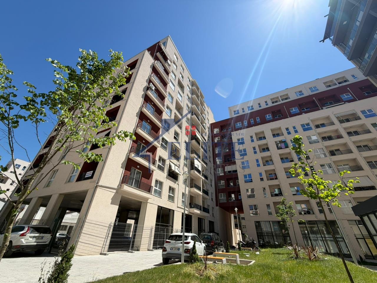 Aura Complex, on Dritan Hoxha street, office for rent