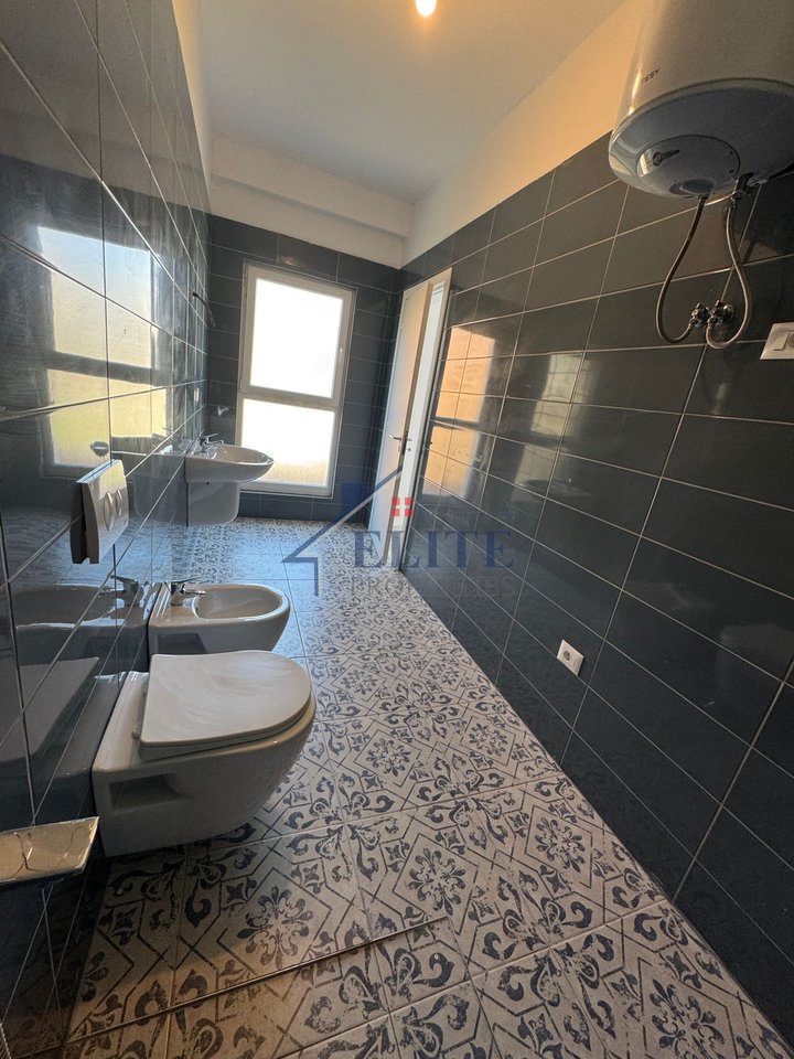 Aura Complex, on Dritan Hoxha street, office for rent