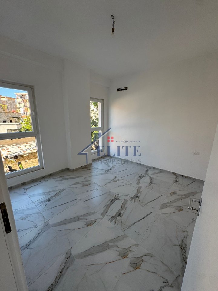 Aura Complex, on Dritan Hoxha street, office for rent