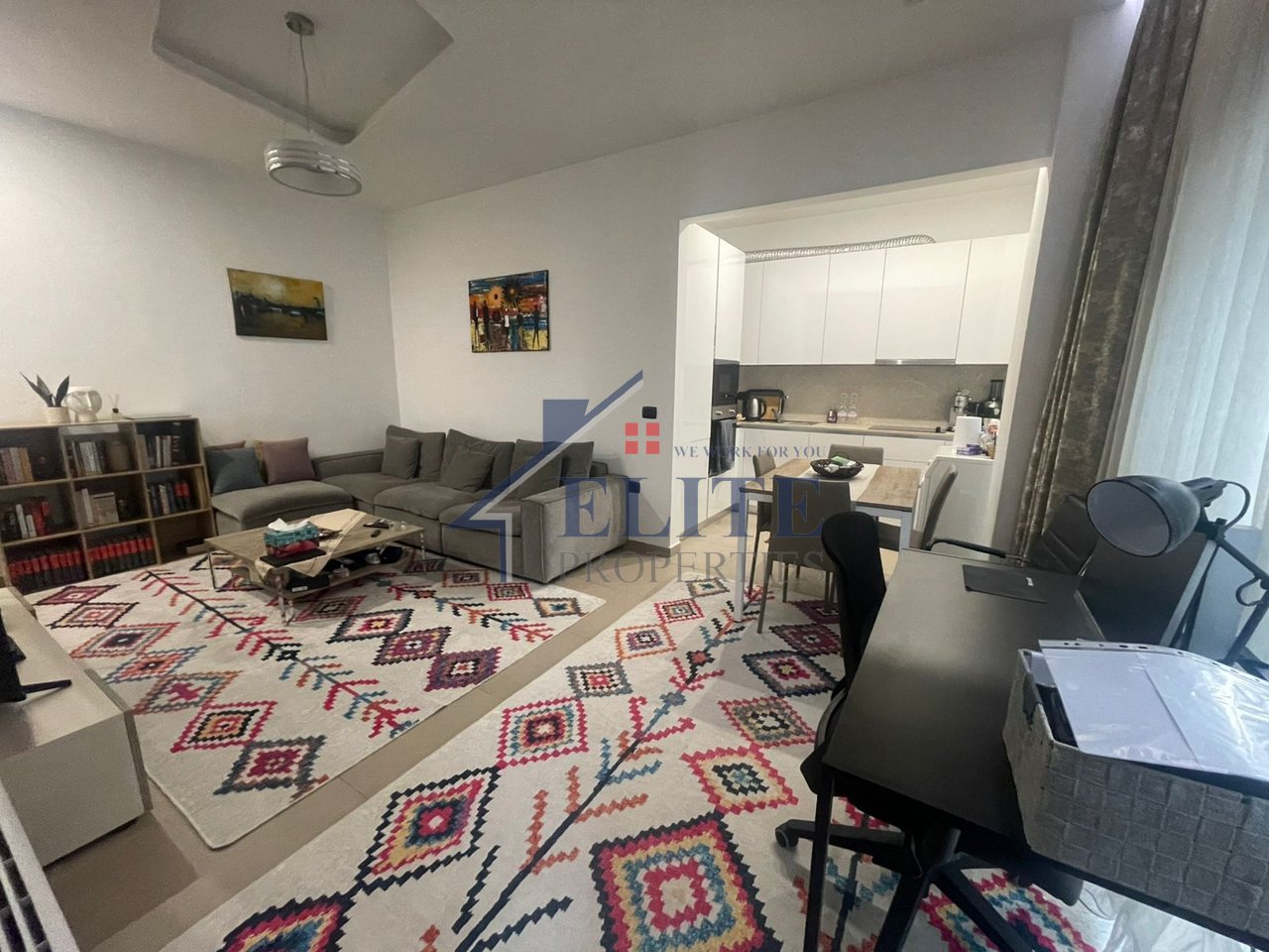Pranë Gjimnazit Ismail Qemali, apartament 1+1 me qira