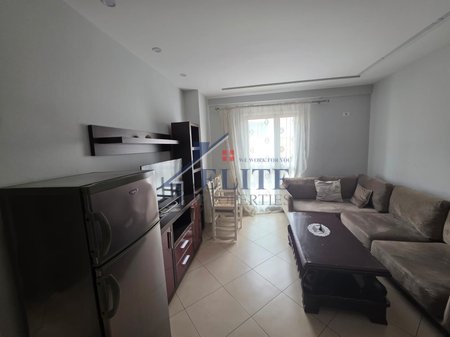 Selvia, Jepet me qira apartament 2+1