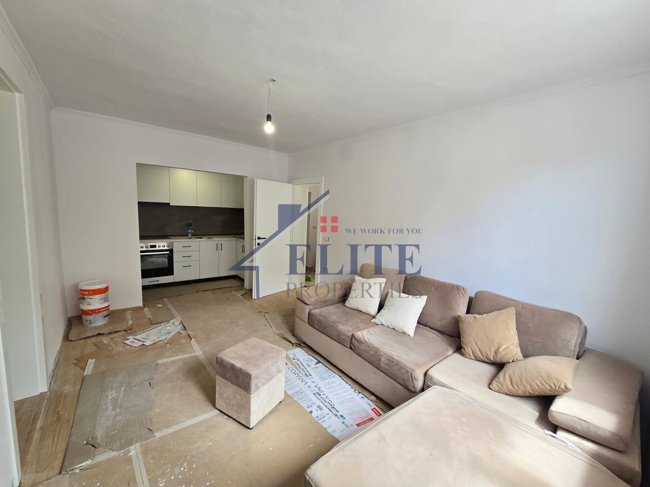 Xhamllik, apartament 2+1 me qera