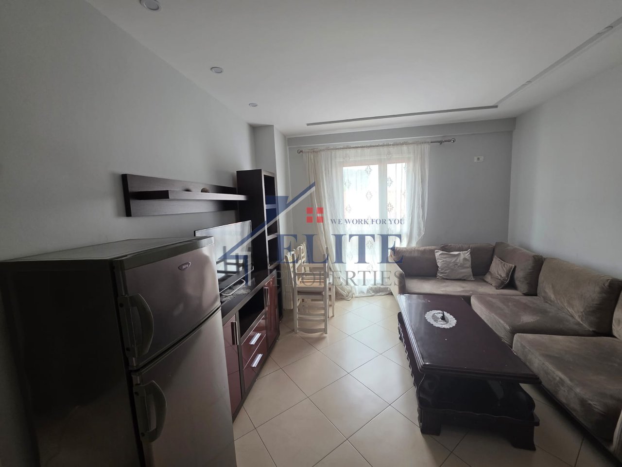 Selvia, Jepet me qira apartament 2+1