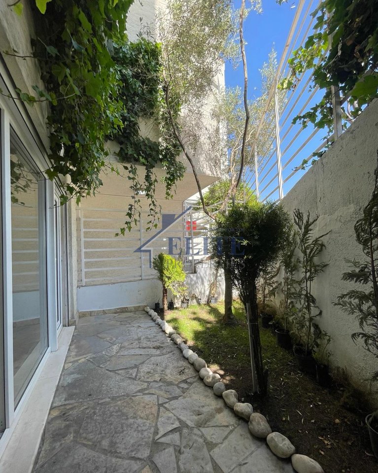 Rezidenca Kodra e Diellit 1, zgjatimi, Shitet Apartament 1+1 me oborr