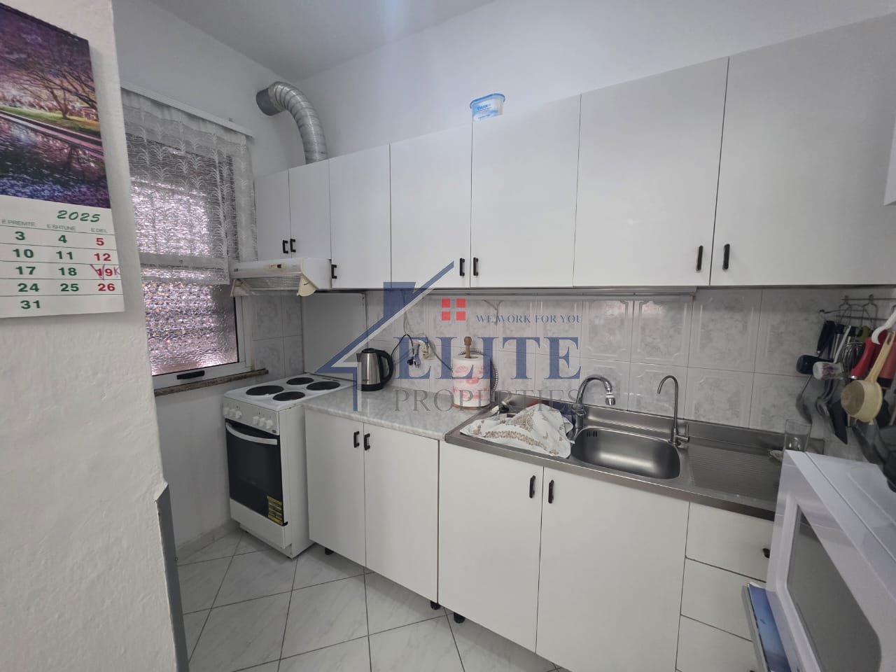Via Fortuzi (Vicino alla Scuola Jeronim De Rada), appartamento 2+1 in vendita