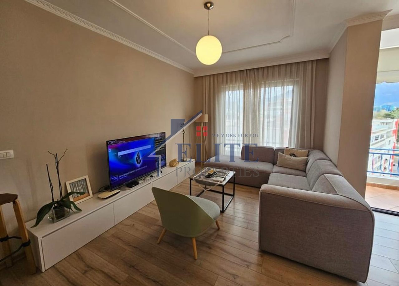 Rruga e Kosovareve, apartament 2+1 me qira