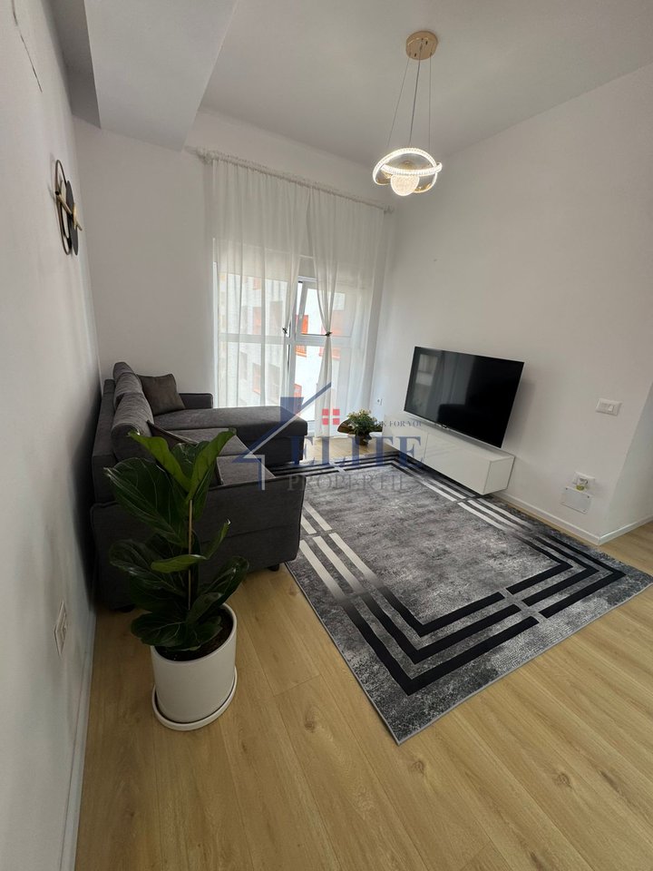 Residenza Kadiu, appartamento con una camera da letto in affitto