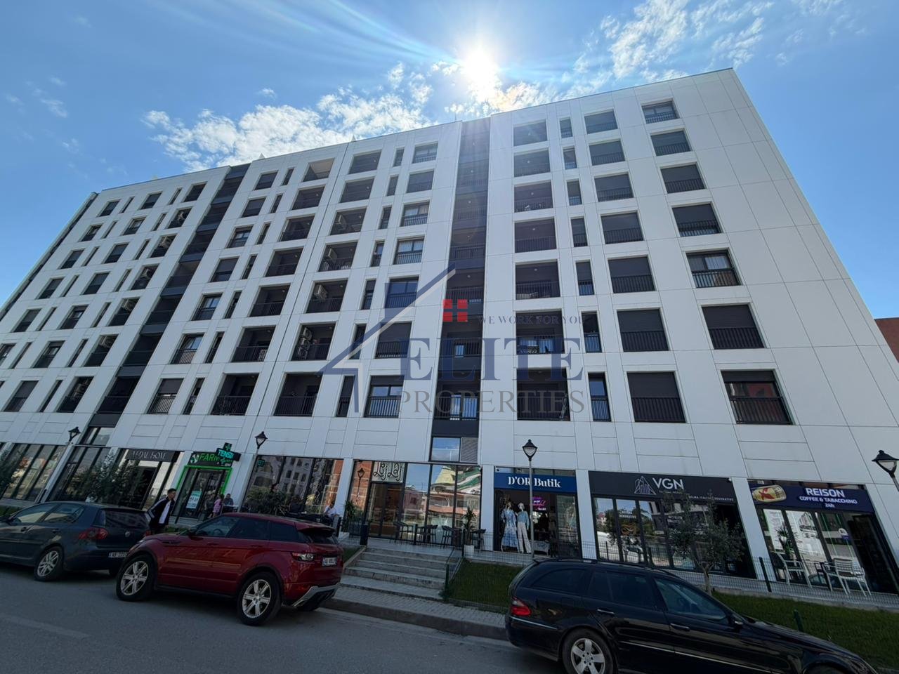 Bulevardi i Ri, apartament 3+1 ne shitje gati per banim