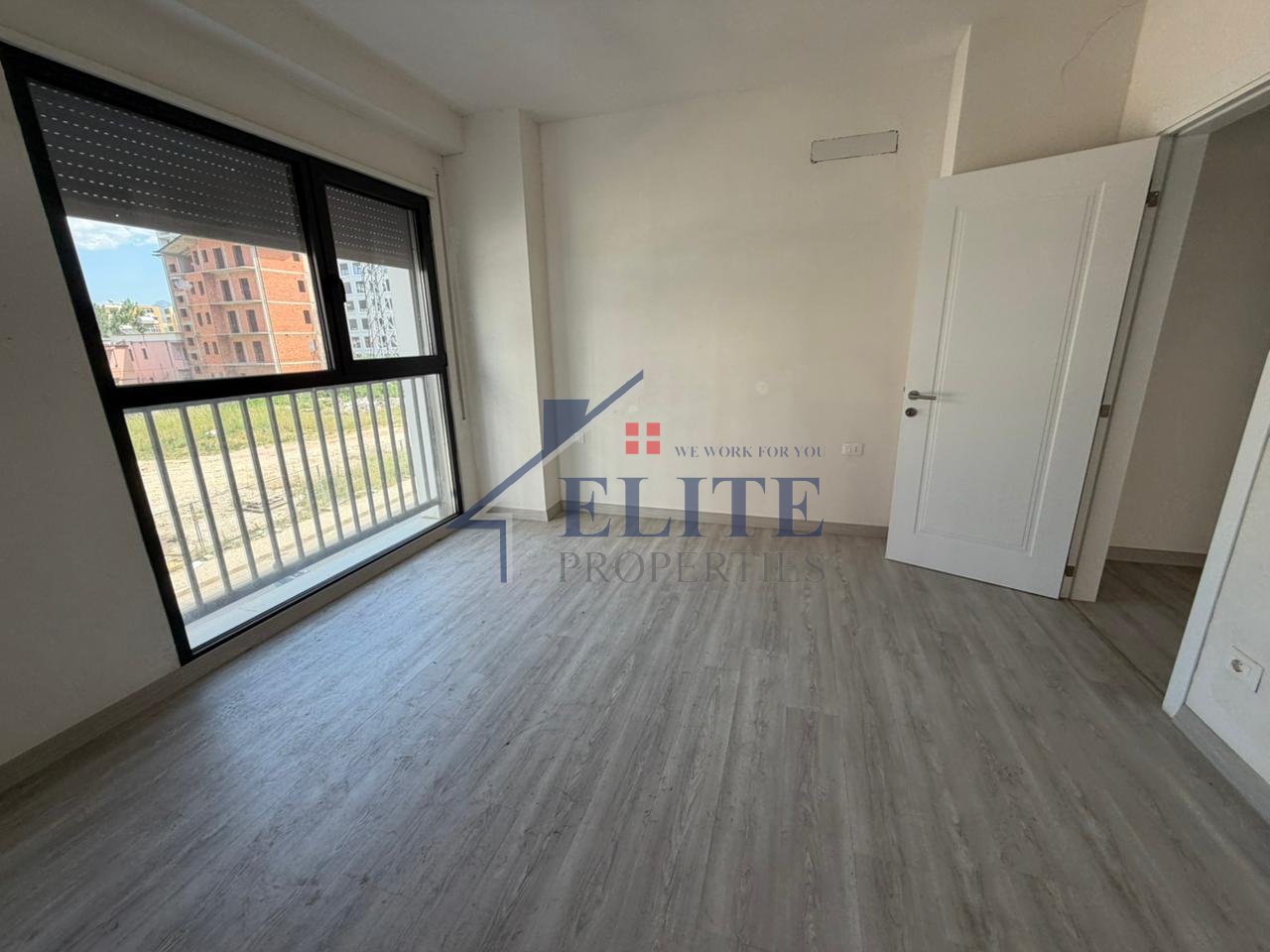 Bulevardi i Ri, apartament 3+1 ne shitje gati per banim