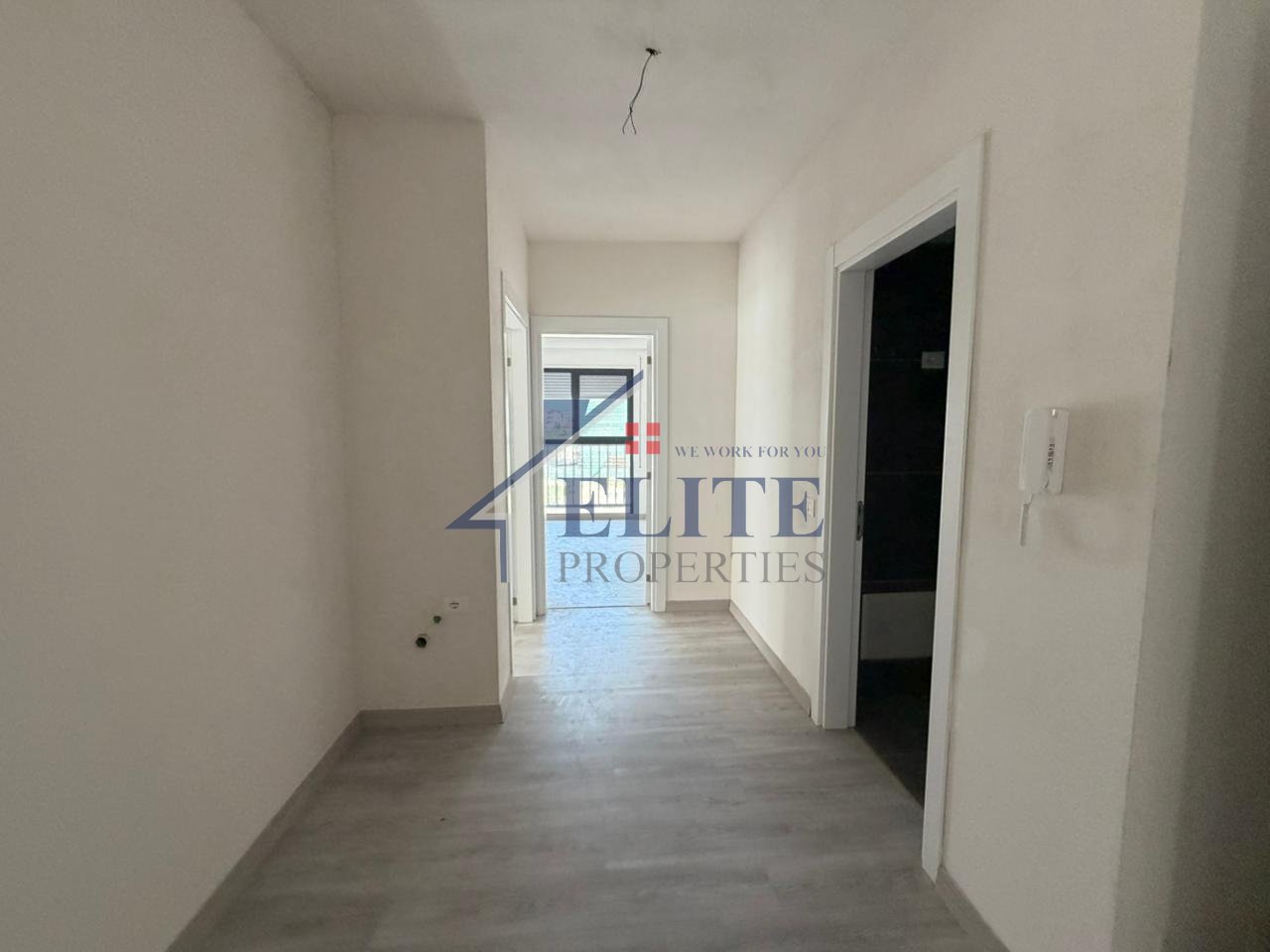 Bulevardi i Ri, apartament 3+1 ne shitje gati per banim