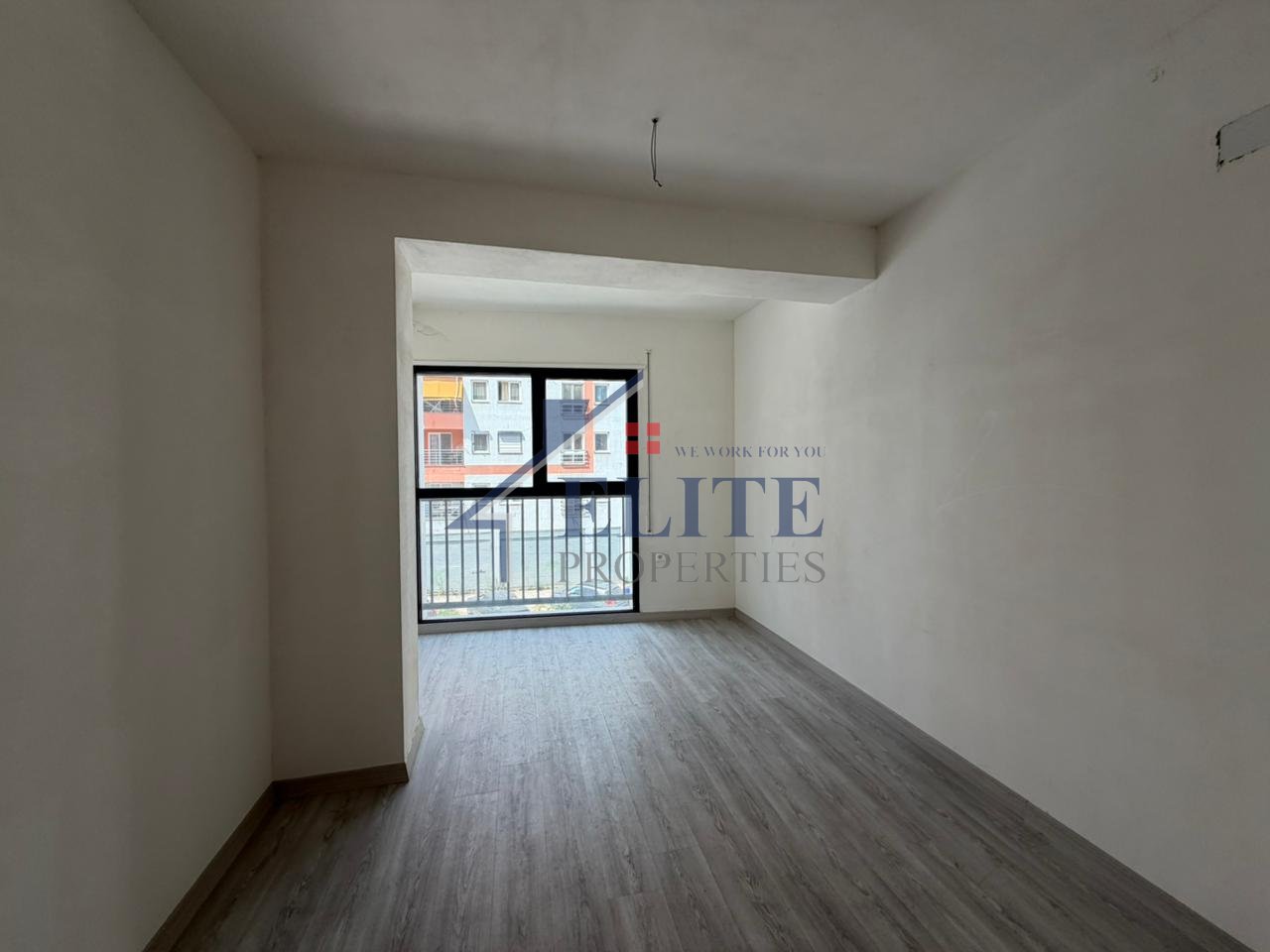 Bulevardi i Ri, apartament 3+1 ne shitje gati per banim
