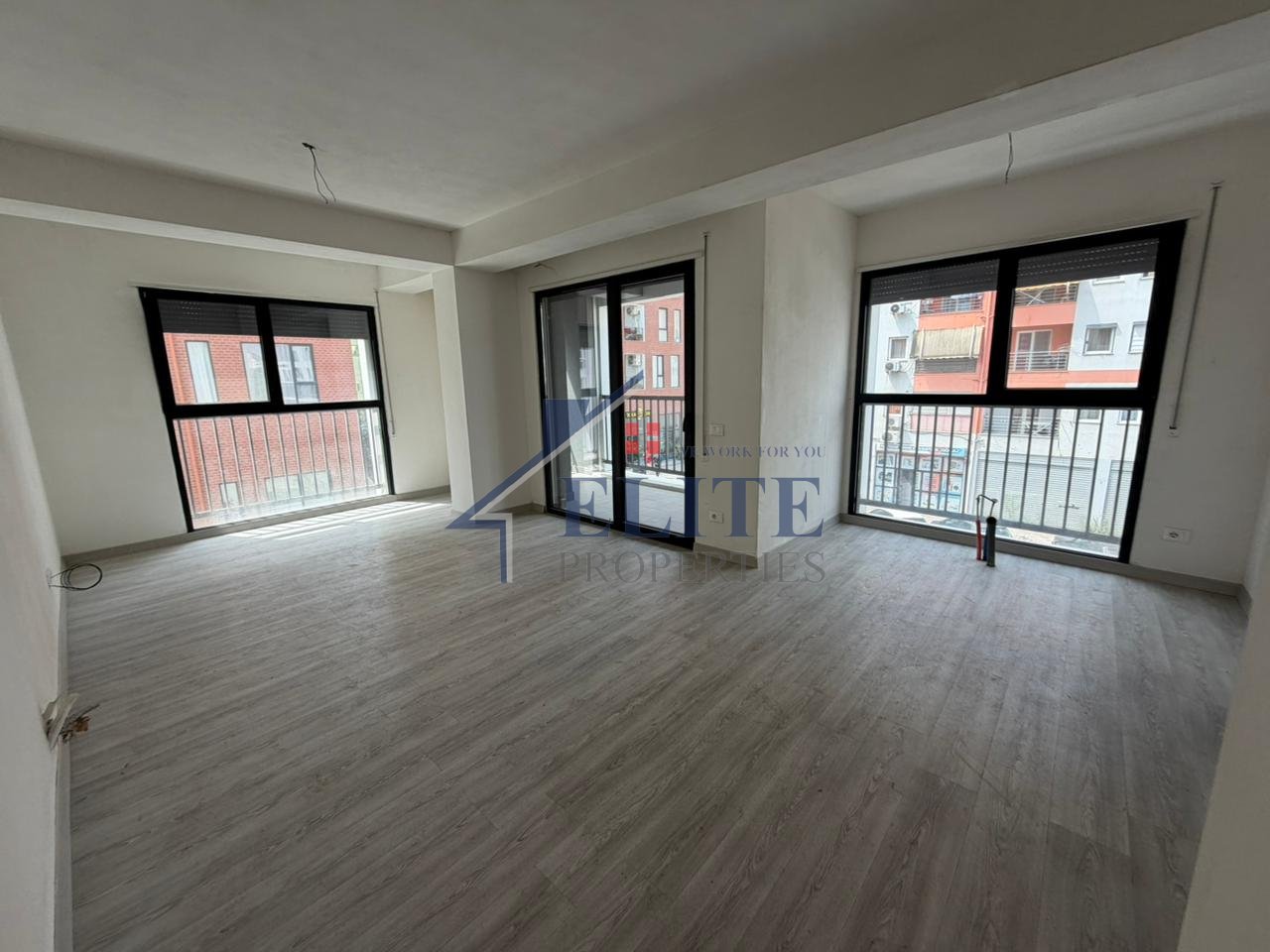 Bulevardi i Ri, apartament 3+1 ne shitje gati per banim