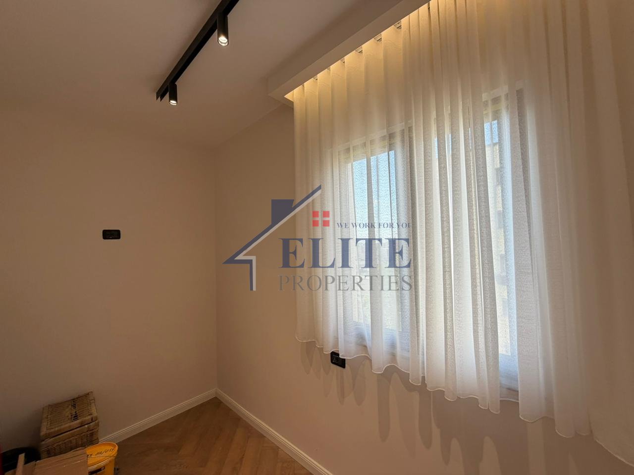 Pallati me "Shigjeta”, përballë Delijorgjit, Bulevardi Bajram Curri, shitet Apartament 2+1