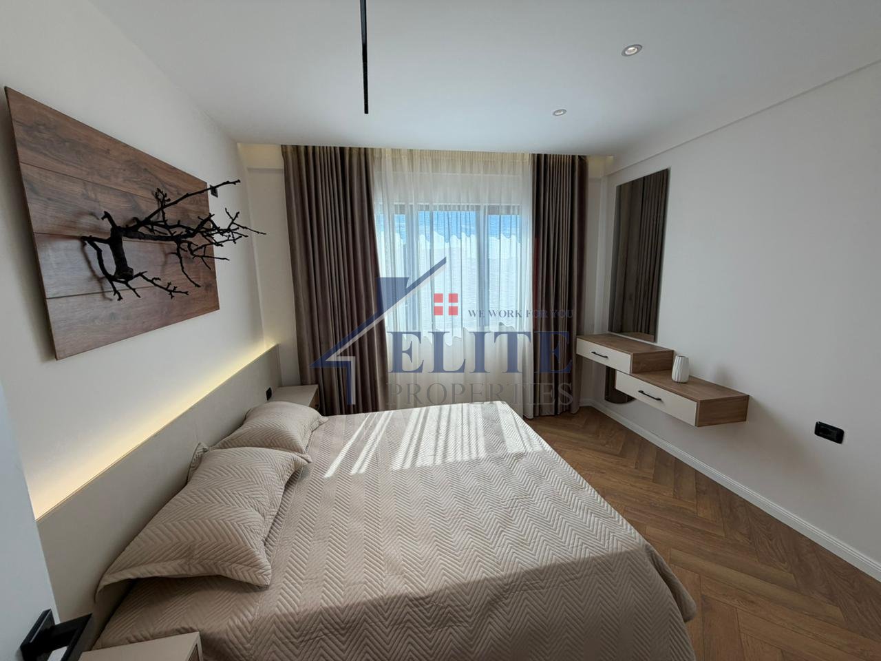 Pallati me "Shigjeta”, përballë Delijorgjit, Bulevardi Bajram Curri, shitet Apartament 2+1
