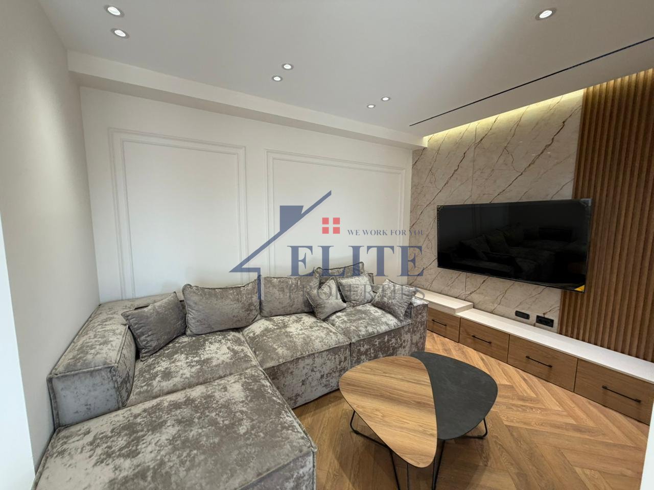 Pallati me "Shigjeta”, përballë Delijorgjit, Bulevardi Bajram Curri, shitet Apartament 2+1