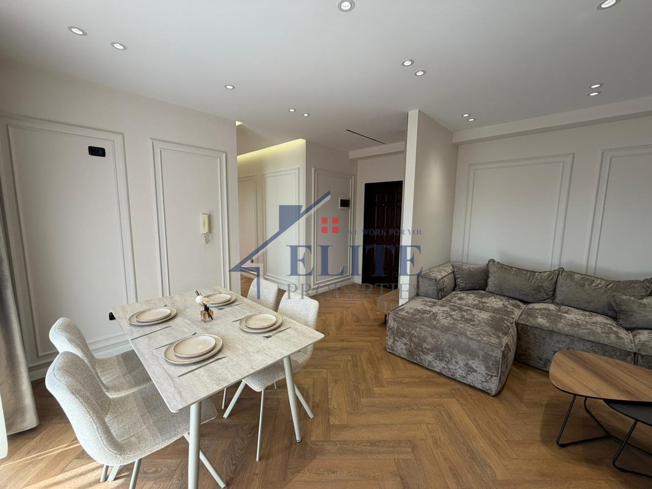Pallati me "Shigjeta”, përballë Delijorgjit, Bulevardi Bajram Curri, shitet Apartament 2+1