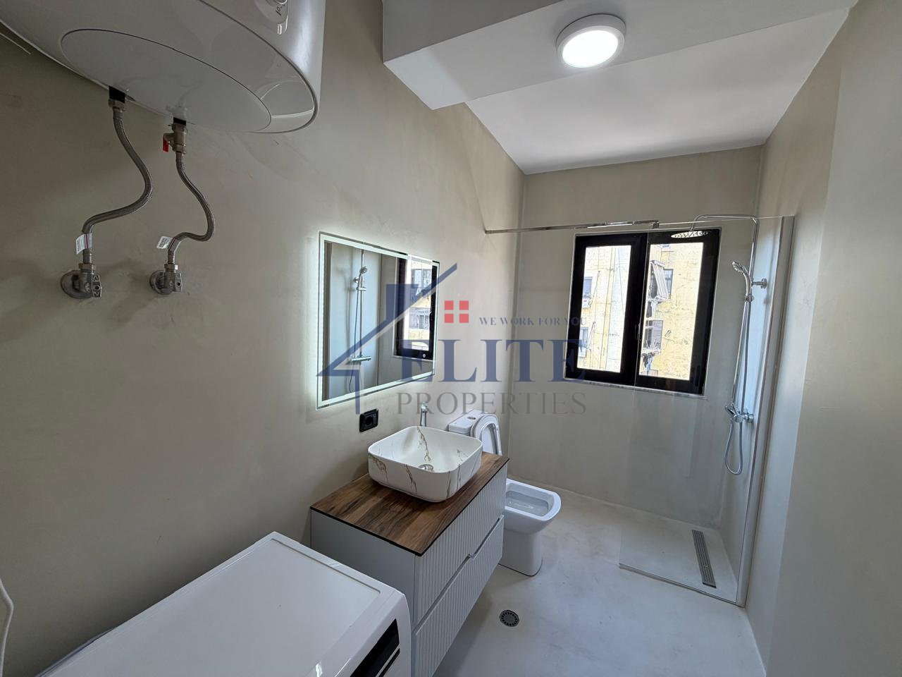 Pallati me "Shigjeta”, përballë Delijorgjit, Bulevardi Bajram Curri, shitet Apartament 2+1