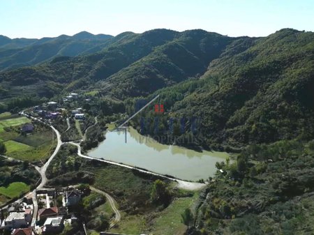 Vaqarr– tokë në shitje, pranë Liqenit të Damjanit
