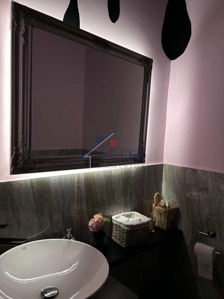 Vicino a Kristal Center, attività estetica in vendita