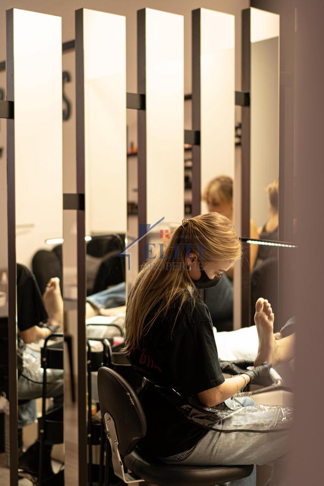 Vicino a Kristal Center, attività estetica in vendita