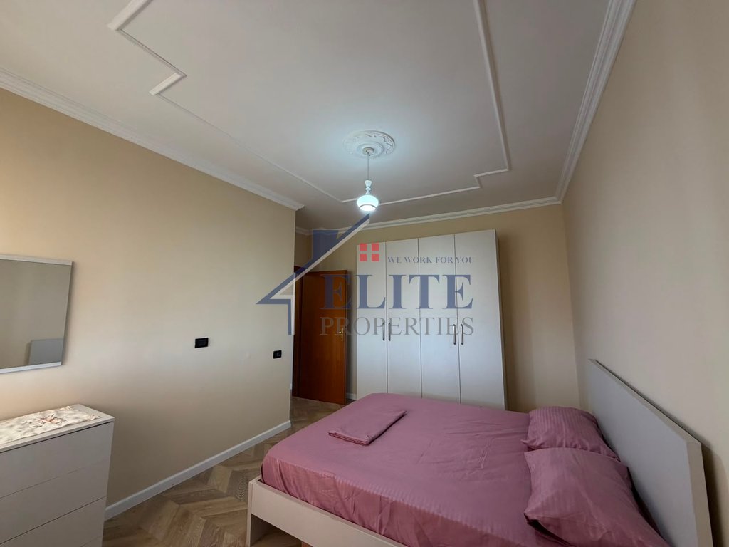 Ish Ekspozita, apartament 4+2 Me Qira