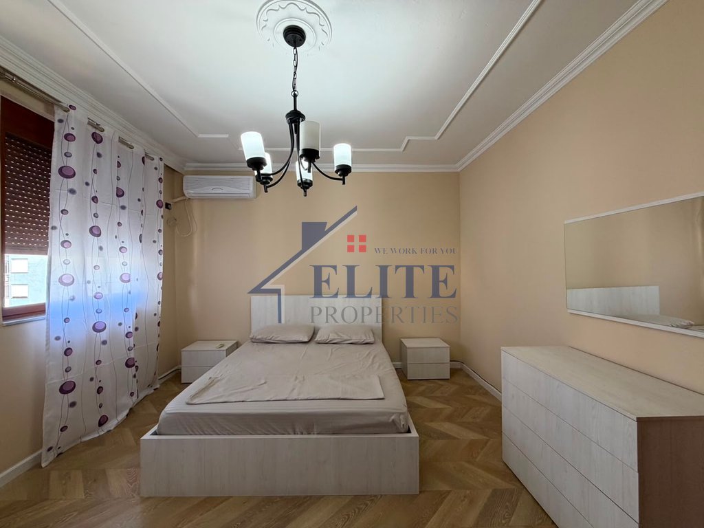 Ish Ekspozita, apartament 4+2 Me Qira