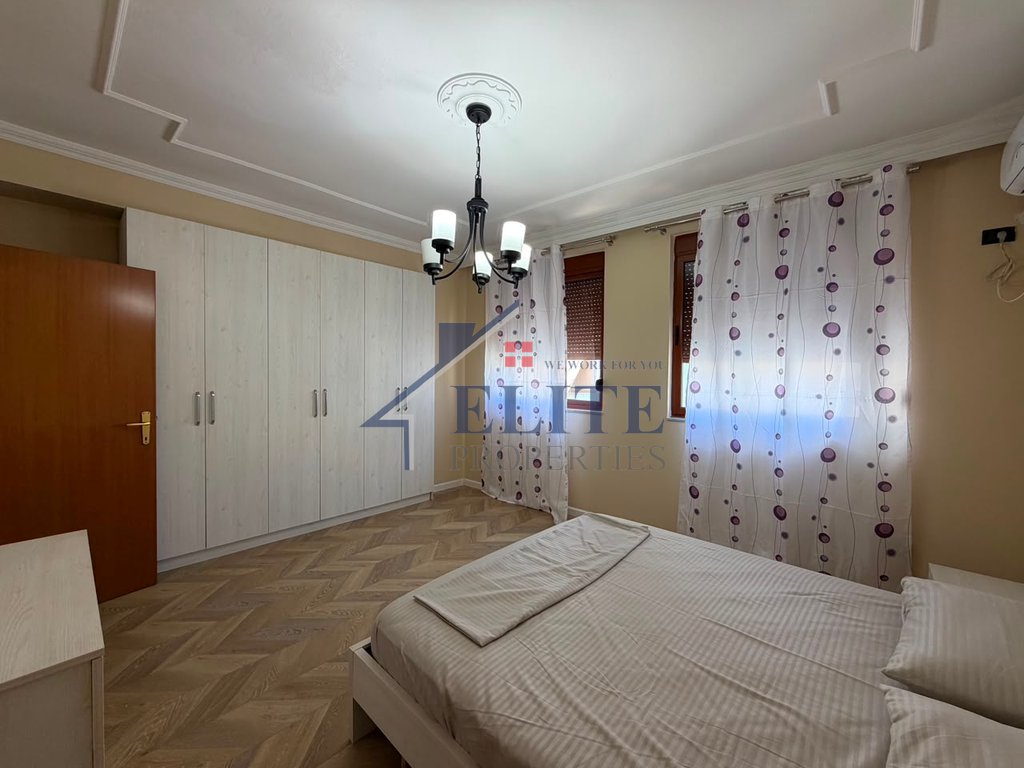 Ish Ekspozita, apartament 4+2 Me Qira