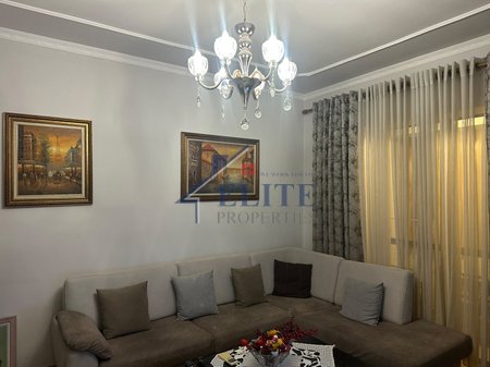 Zogu i Zi – apartament 1+1 me qira, pranë Gazhelit