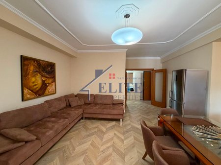 Ish Ekspozita, apartament 4+2 Me Qira