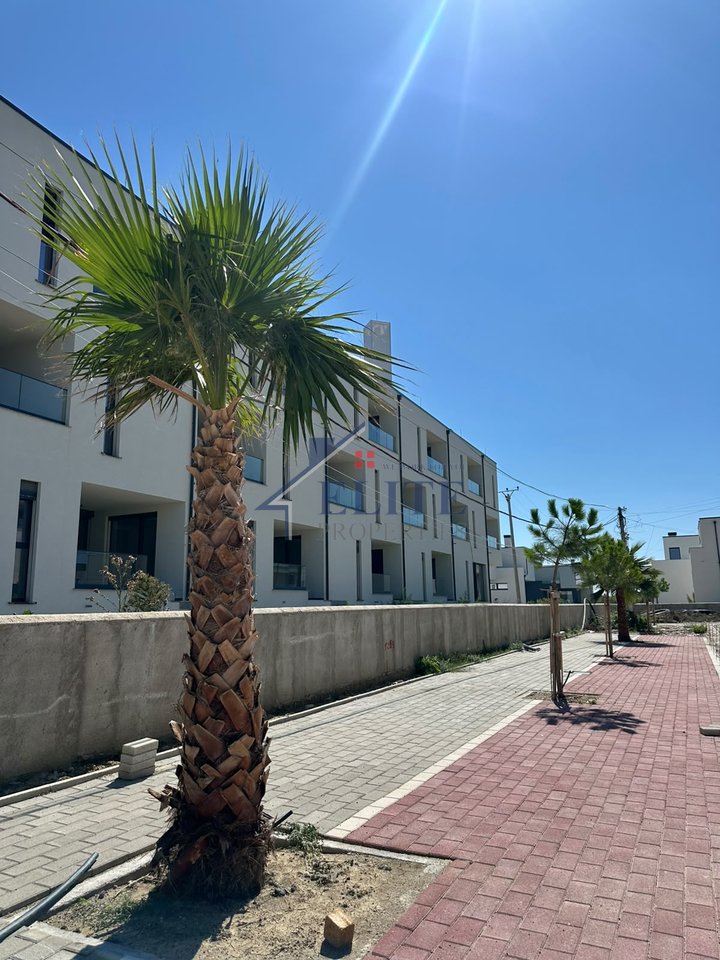 Turquoise Marina – apartament 1+1 + oborr në shitje
