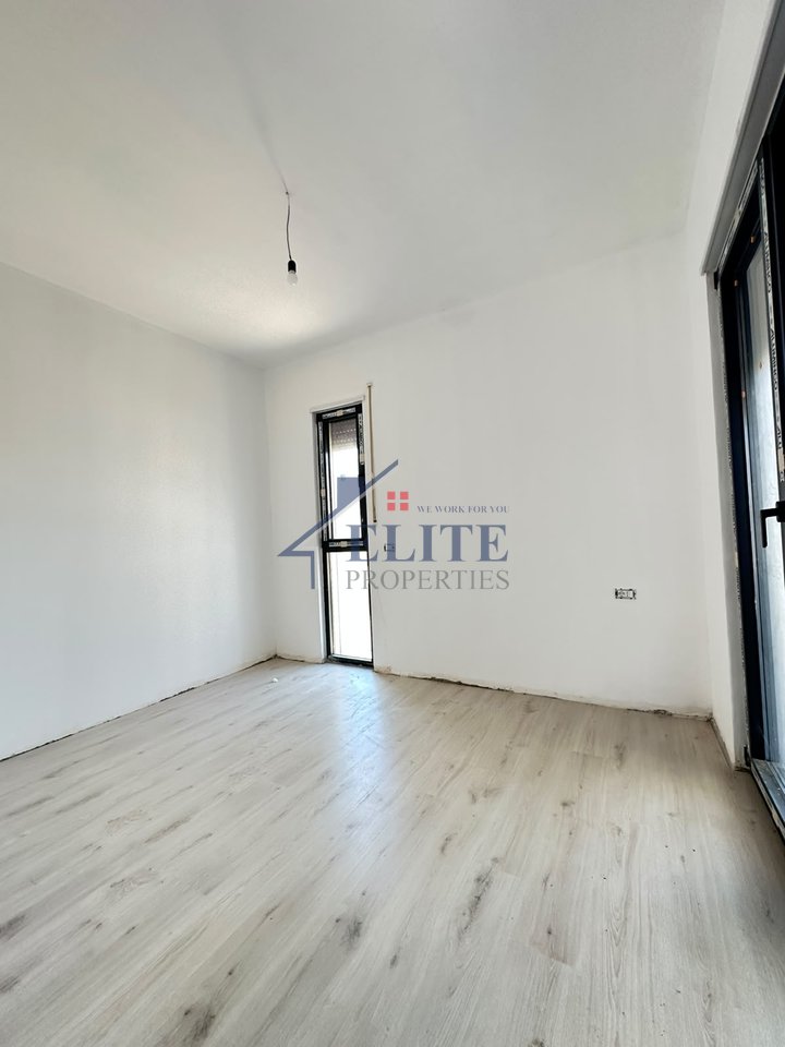Turquoise Marina – apartament 1+1 + oborr në shitje