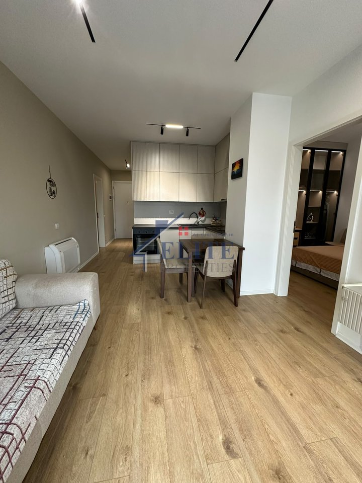 Via "Siri Kodra", nella Residenza Siri, viene affittato un appartamento 1+1