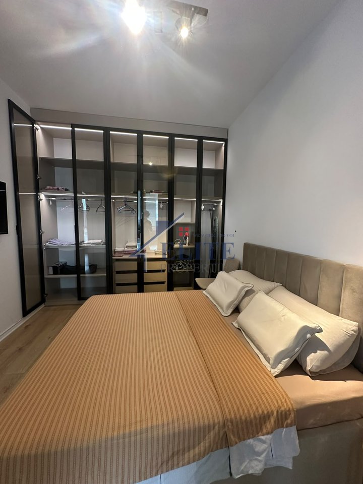 Via "Siri Kodra", nella Residenza Siri, viene affittato un appartamento 1+1
