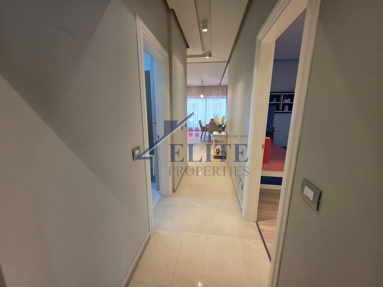 Zogu i Zi, at Ring Center, modern 2+1 apartment for rent