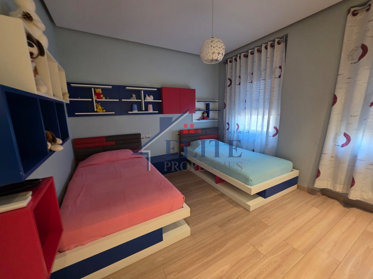 Zogu i Zi, at Ring Center, modern 2+1 apartment for rent
