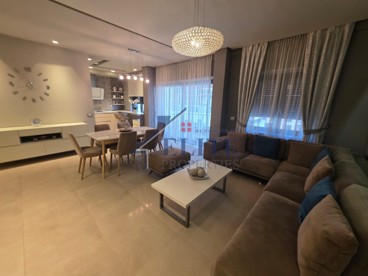Zogu i Zi, at Ring Center, modern 2+1 apartment for rent