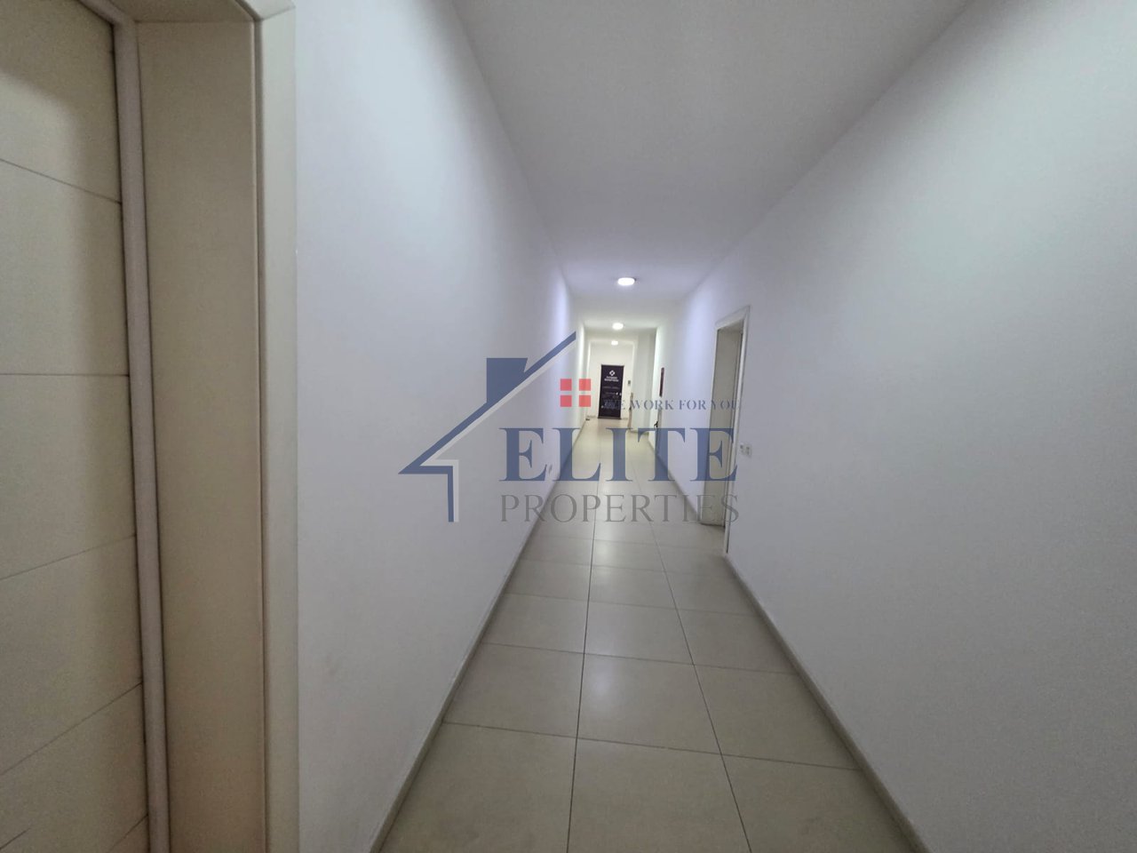 Zogu i Zi, at Ring Center, modern 2+1 apartment for rent