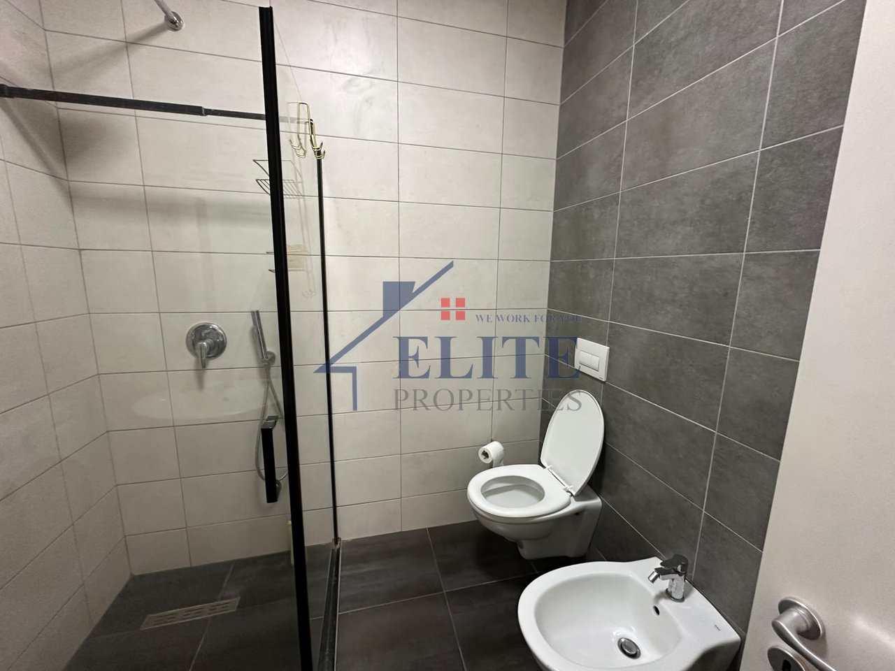 Pazari i Ri, appartamento 1+1+ studio in affitto