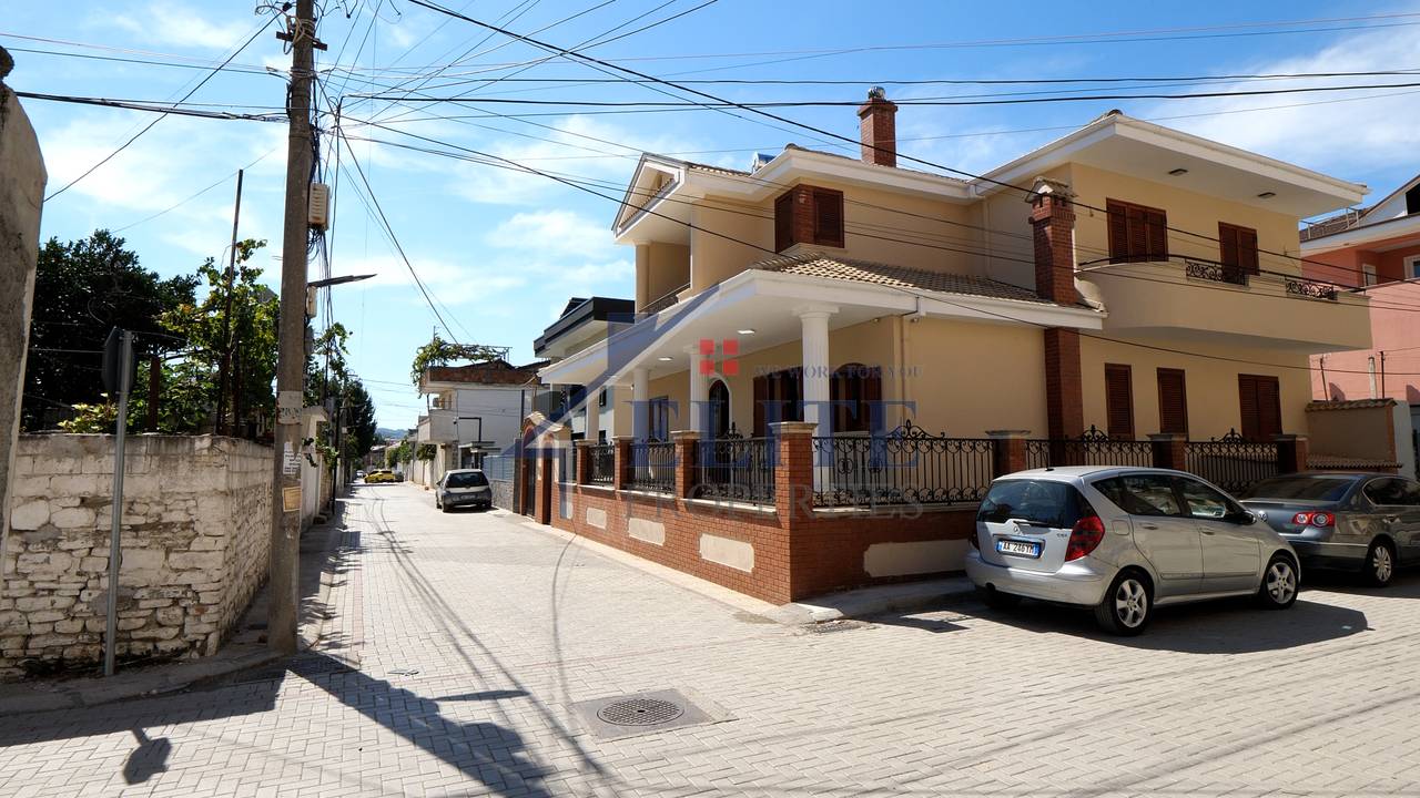 Elbasan, vilë me qira