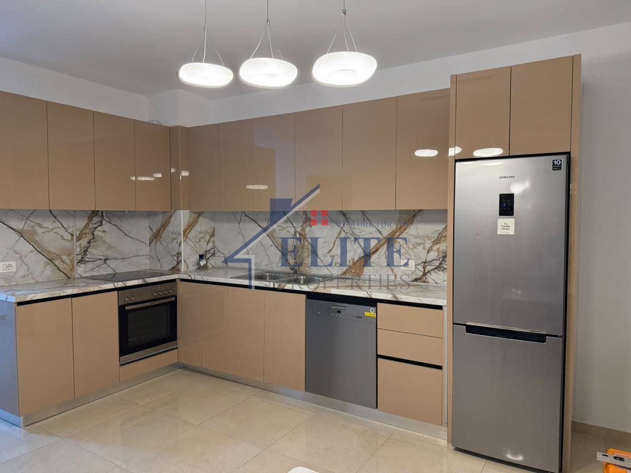Rruga e Dibres, apartament 2+1 me qera i pabanuar