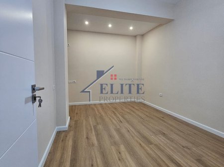 Rruga e Kavajës, apartament 1+1 në shitje - përballë kompleksit Delijorgji