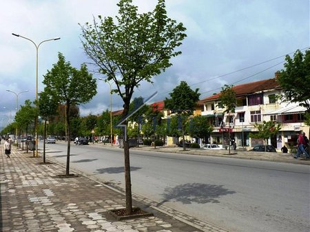 Kombinat, magazinë me qira –Fabrika e Qelqit