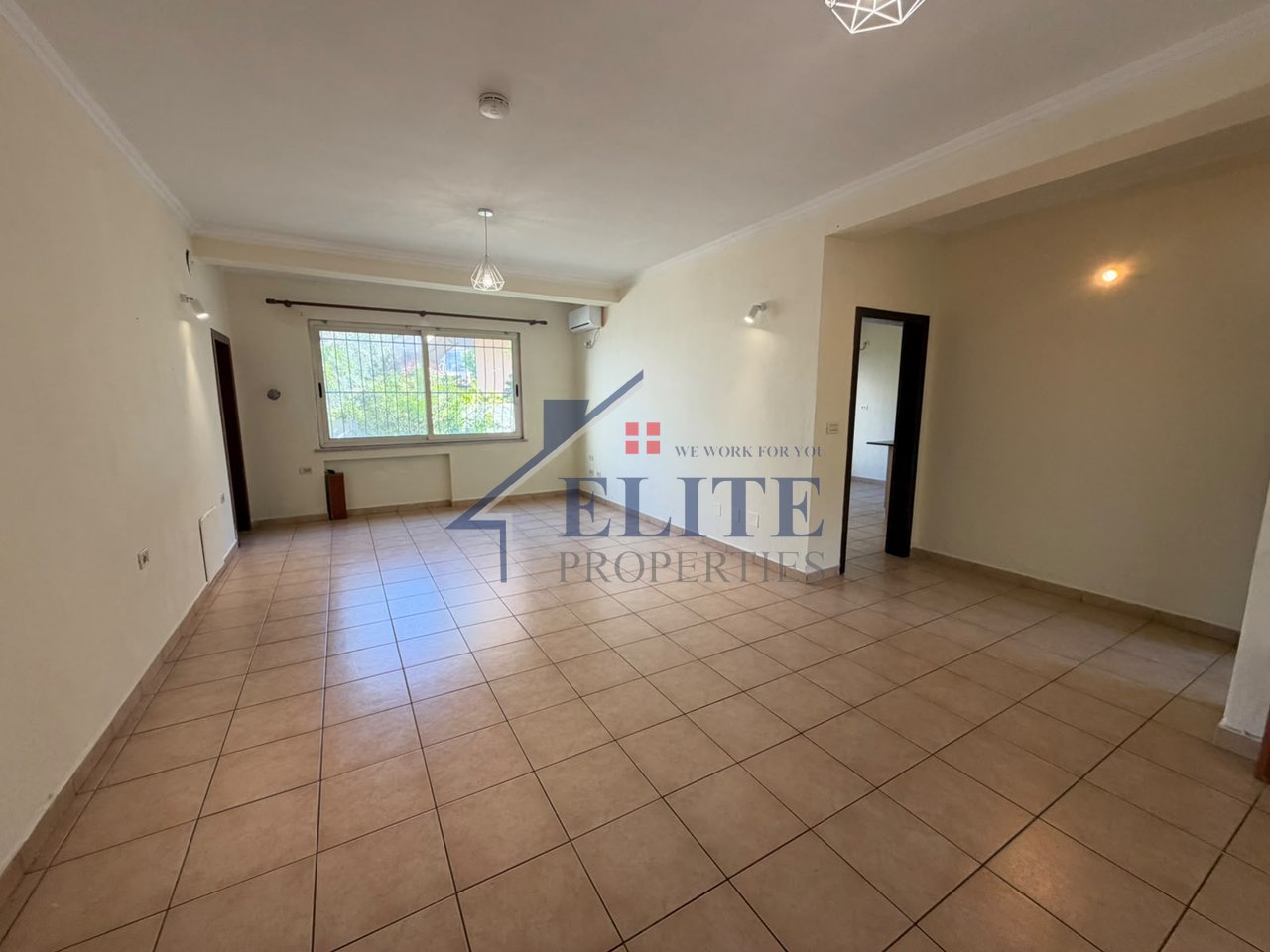 Villa su 3 piani in affitto a Kodren e Priftit