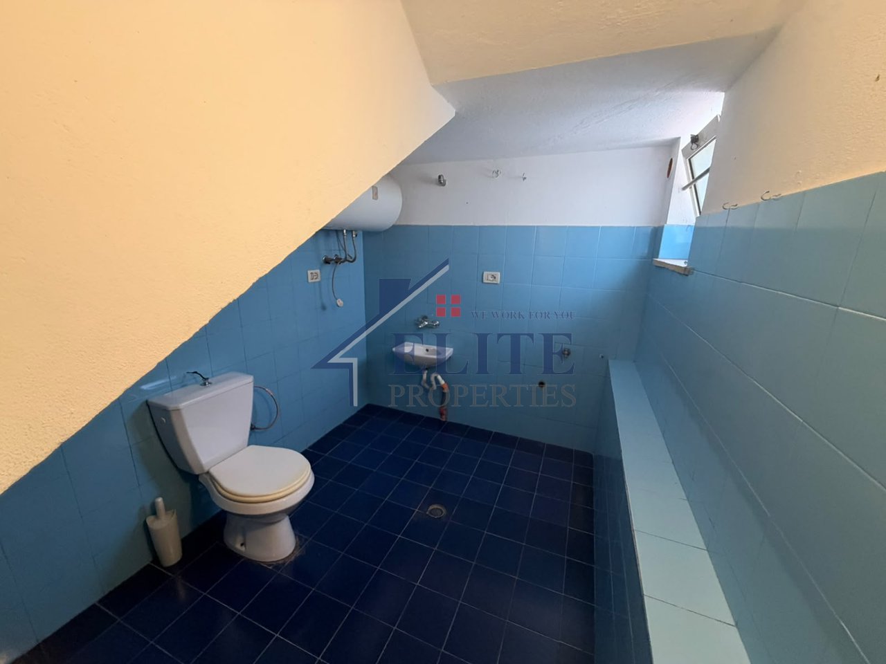 Villa su 3 piani in affitto a Kodren e Priftit