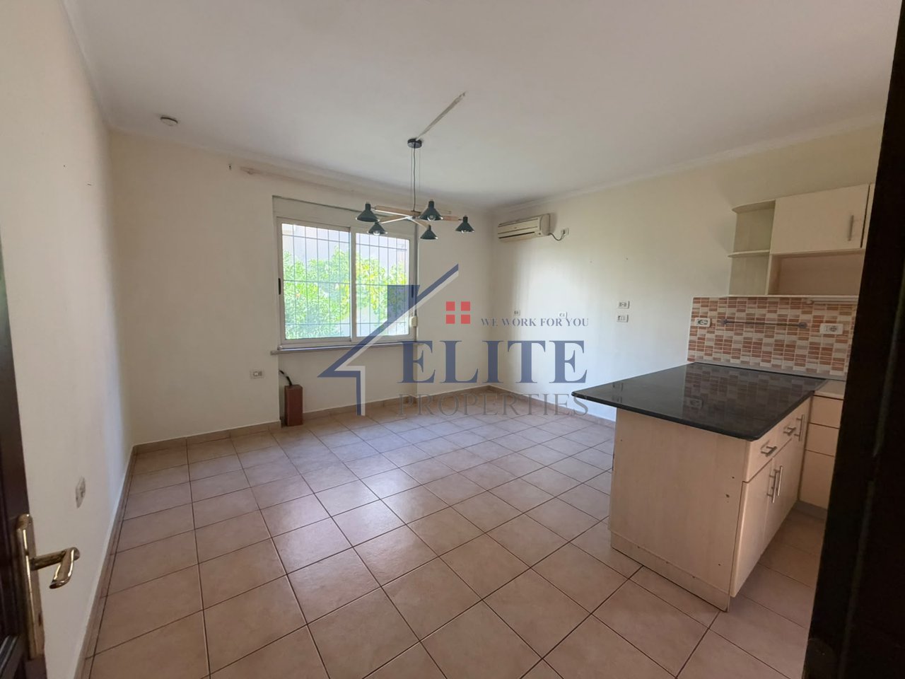 Villa su 3 piani in affitto a Kodren e Priftit