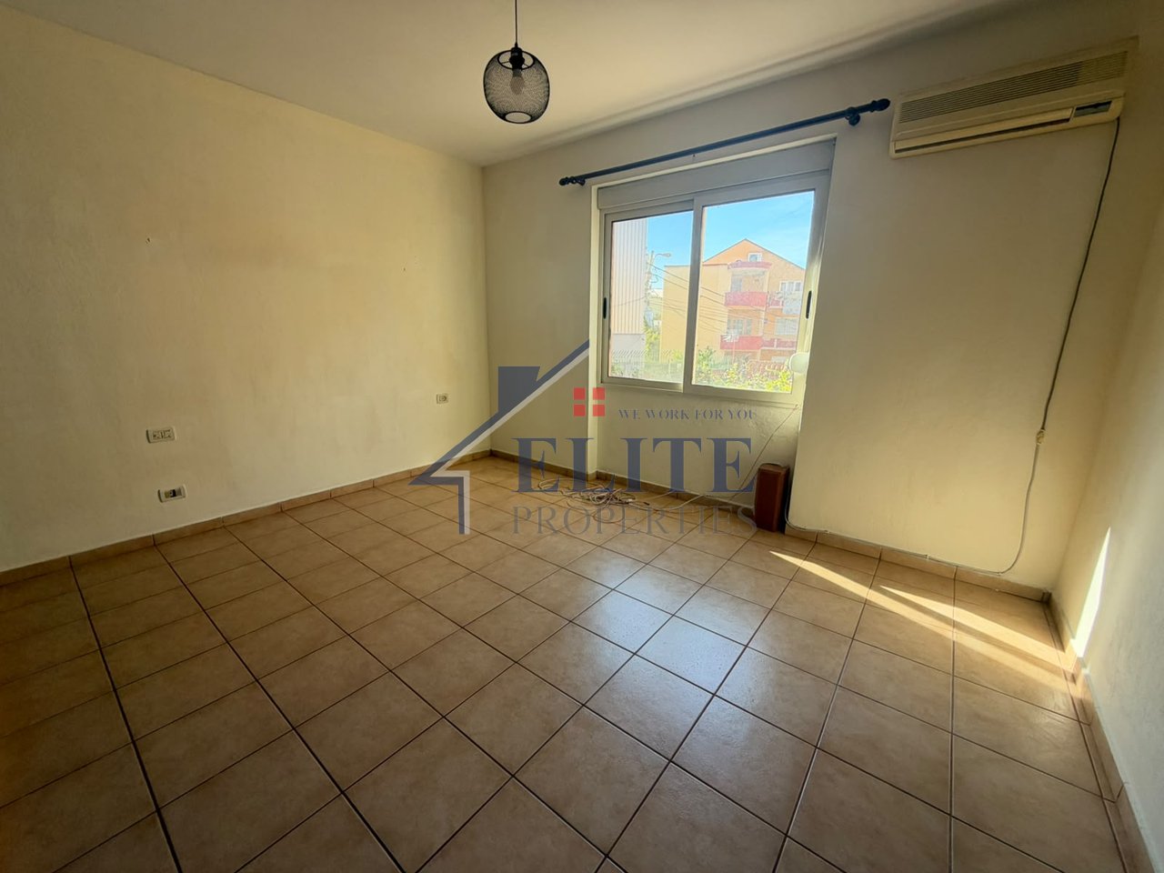 Villa su 3 piani in affitto a Kodren e Priftit